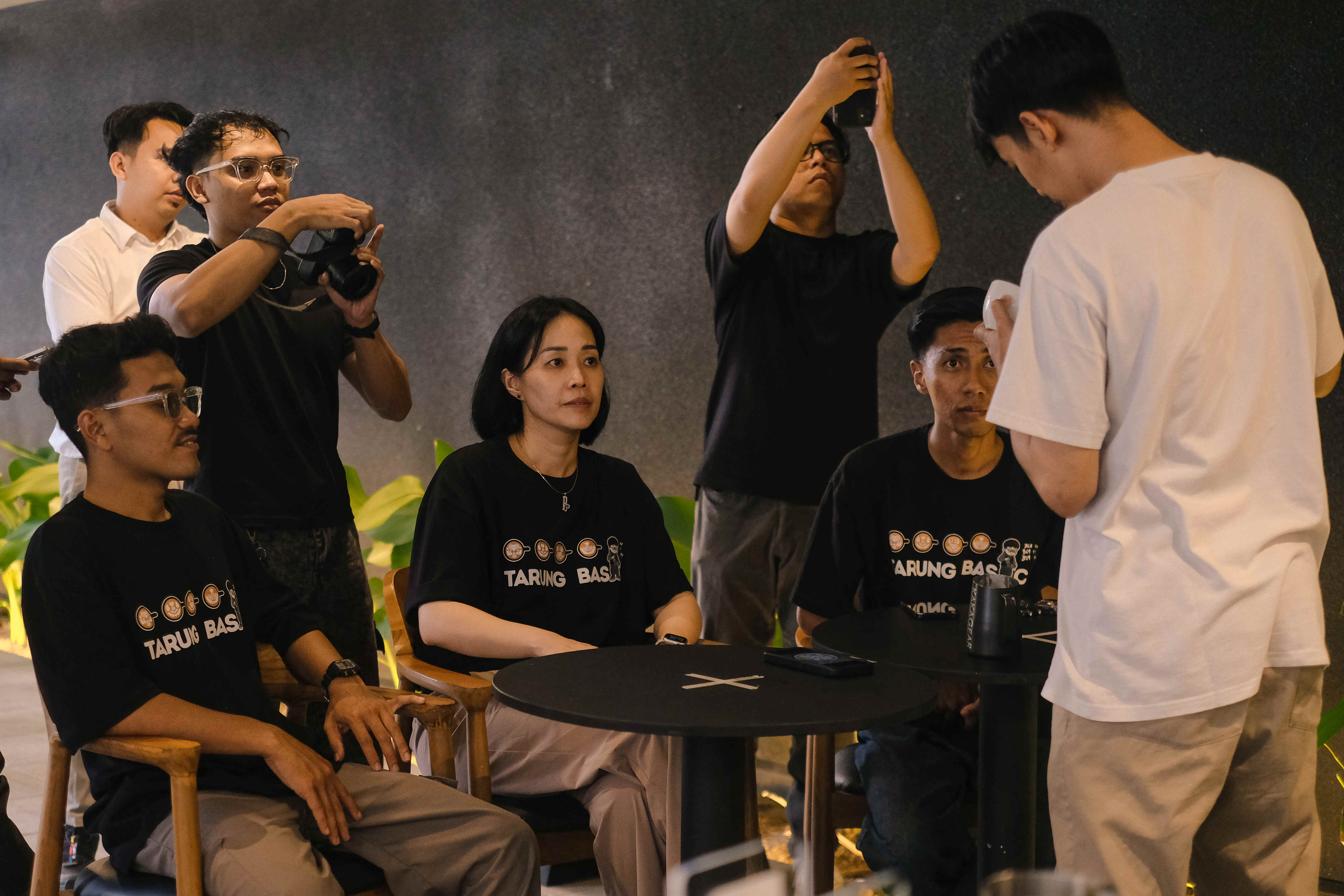 Grand Opening ARAH Coffee Jombang Rayakan “Tarung Basic” di Kota Santri bersama Komunitas Kopi